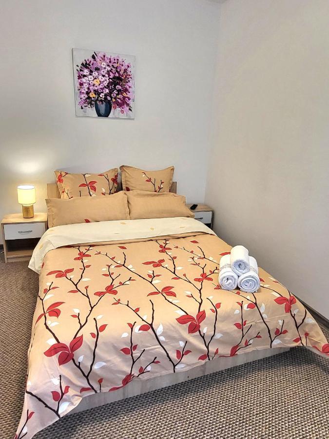 Aparthotel Sibiu Cedonia Bagian luar foto